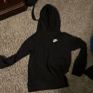 Black Nike sweatshirt 20$